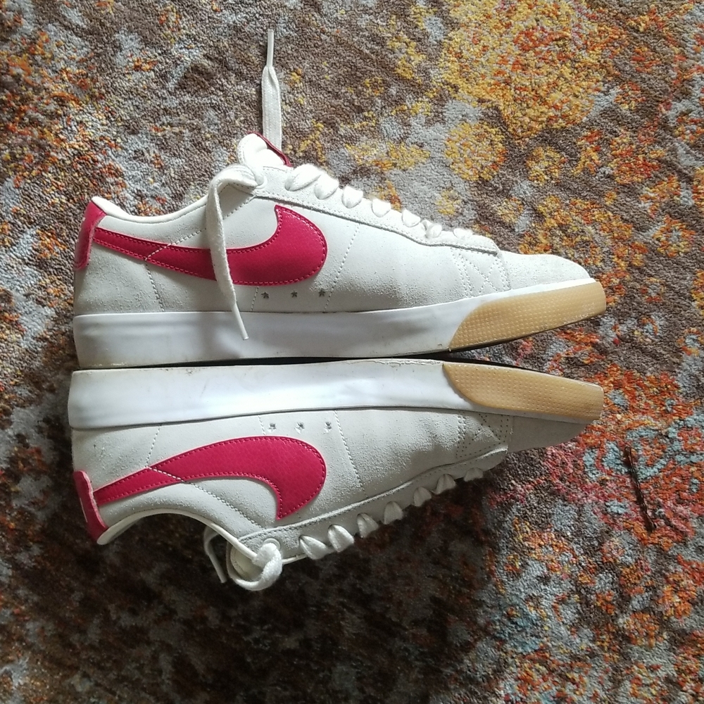 Shoes - Picture 6 of 8